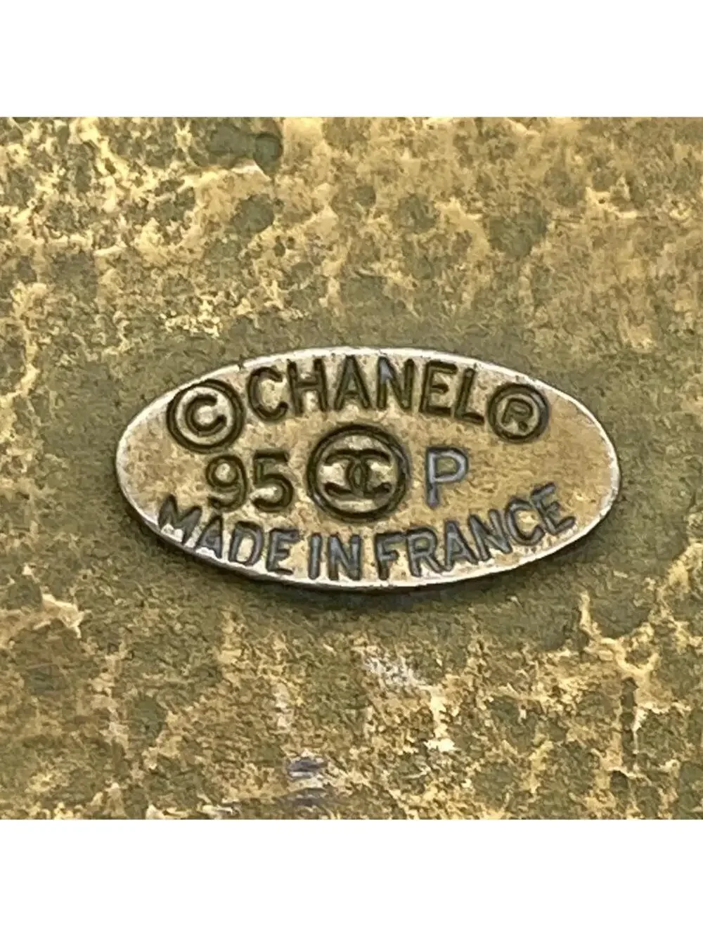 Chanel Cc Logo Round Brooch Gold-Tone #343184C68B